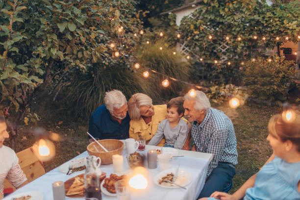 istock Thanksgiving with family 842790948
