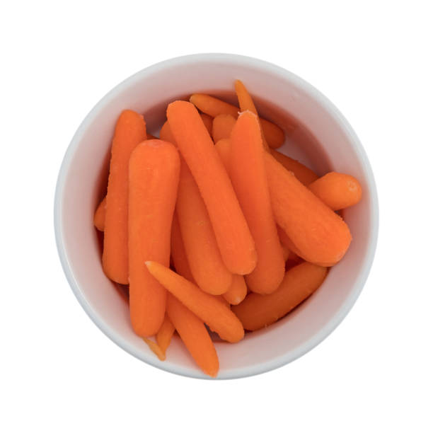 istock Peeled small carrots in a bowl 842817504