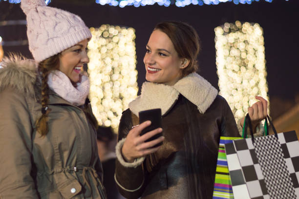 istock Winter shopping season 842832716