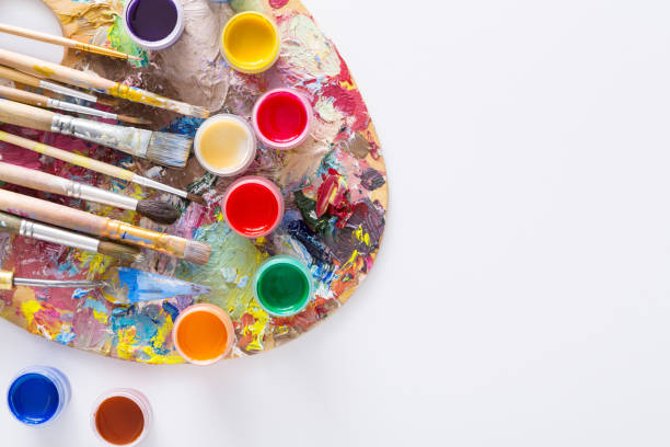 art palette with colorful paint strokes, isolated - tinta equipamento de arte e artesanato imagens e fotografias de stock