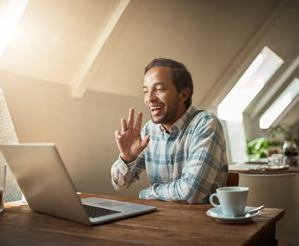 istock Staying connected thanks to free wifi 842883226