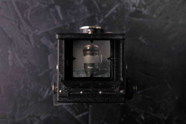 moscou, rússia, 25 de agosto de 2017. a velha alemão médio formato dimensionamento câmera voigtlander brilhante, released1936. - 1930s style telephone 1940s style old - fotografias e filmes do acervo