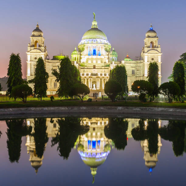 Victoria Memorial, Kolkata The Victoria Memorial at sunset, it is a large marble building in Kolkata, West Bengal, India. kolkata night stock pictures, royalty-free photos & images