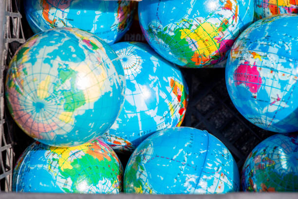 istock Set of globes  placed on canvas background 843033530