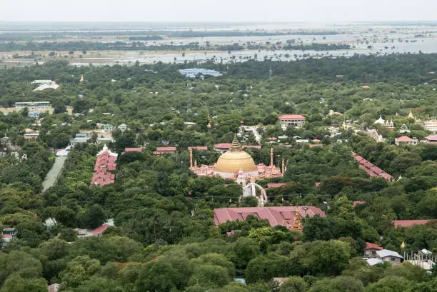 Soon U Pon Nya Shin Paya is one of the most important pagodas on Sagaing Hill.