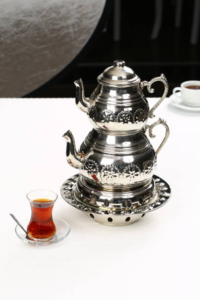 주전자-손으로 만든 구리 주전자 - pan copper chinese tea non alcoholic beverage 뉴스 사진 이미지