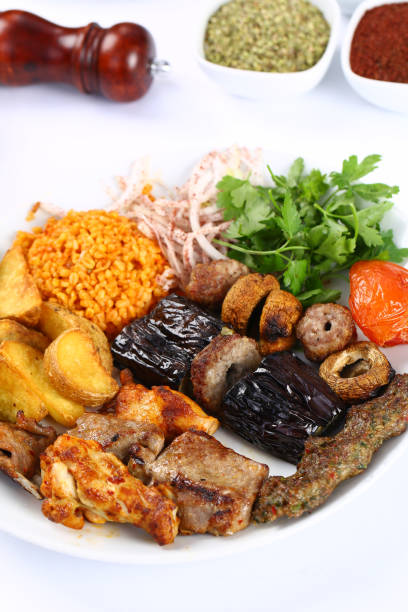istock Mix kebab with tomato, potetos and green papper 843143408
