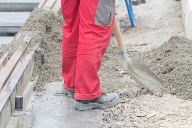 istock Hard working construction industry - man with a shovel. 843156184