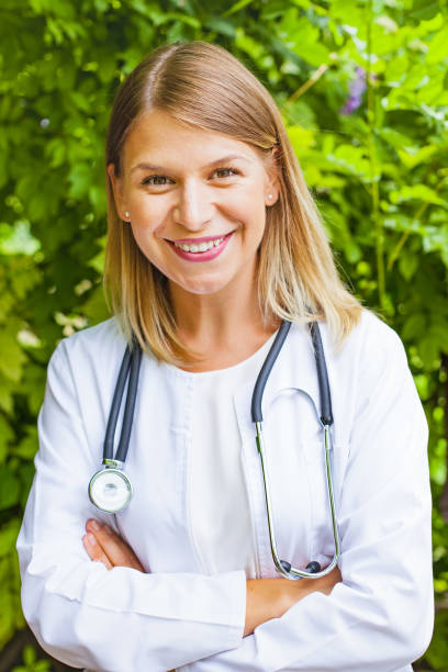 istock Smiling female doctor outdoor 843300968
