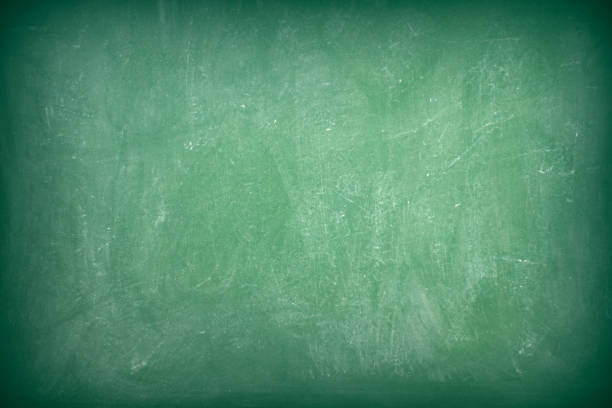 grünen tafel textur als hintergrund - blackboard green learning chalk stock-fotos und bilder