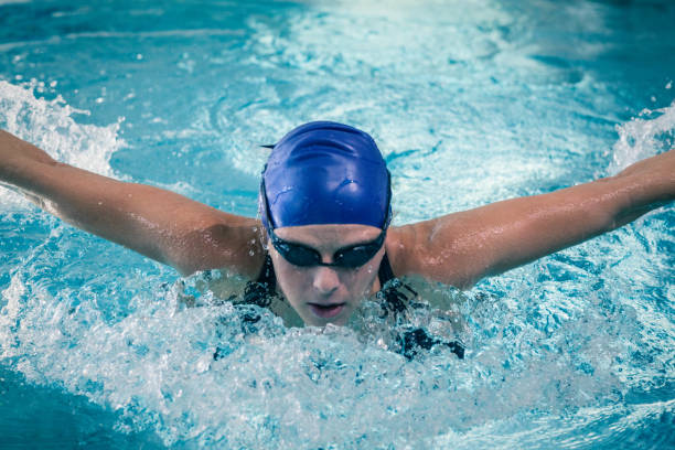 istock Fit woman swimming 843367608