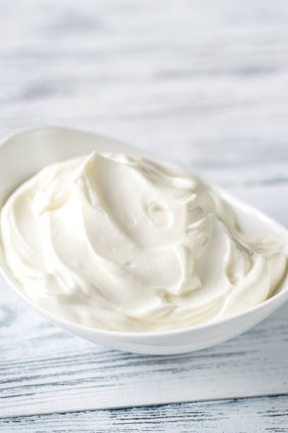 istock Bowl of Greek yogurt 843371952
