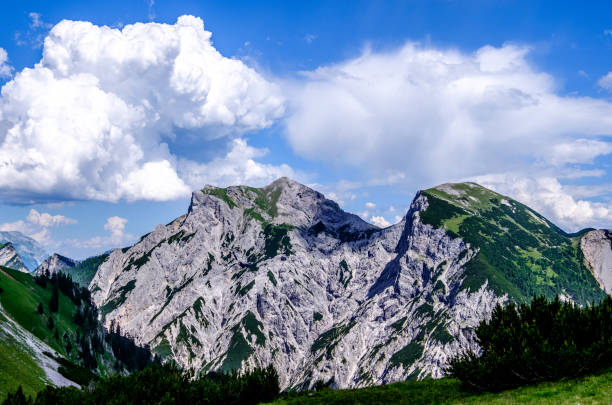 카르벤델 산맥 - tirol rock gravel mountain peak 뉴스 사진 이미지