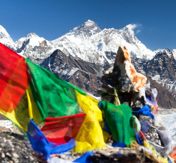 istock Mount Everest and Lhotse with buddhist prayer flags 843448632