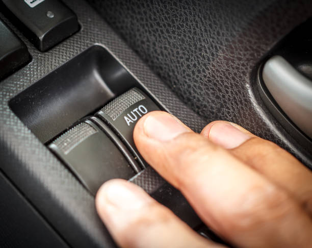 istock Icon auto window in the car. 843463428