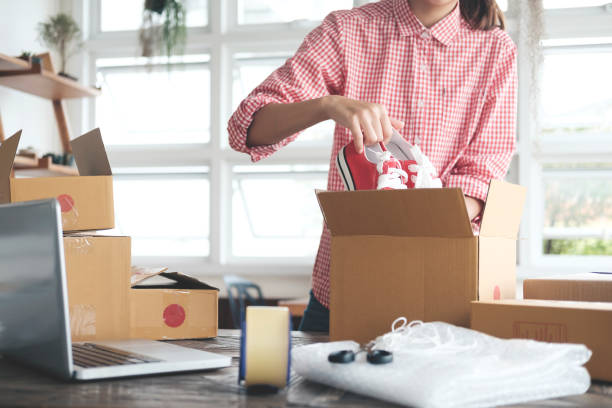istock Young startup entrepreneur small business owner working at home, packaging and delivery situation. 843476502