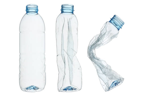 satz von recycelten pet-flaschen, isoliert auf weiss - wasserflasche stock-fotos und bilder