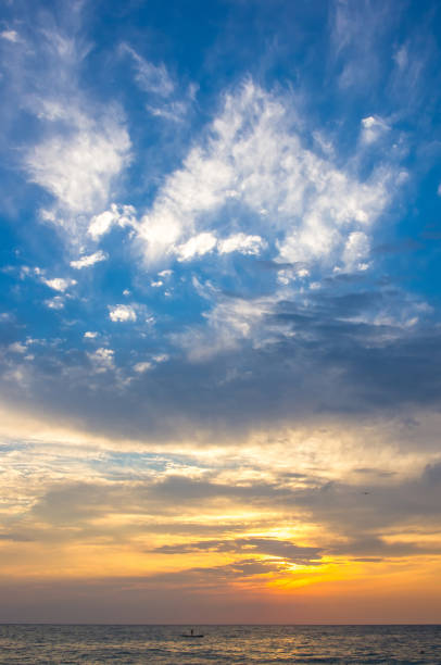 istock Amazing sea sunset, the sun, waves, clouds 843672102