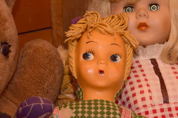 istock Creepy Eyed Dolls 843700884