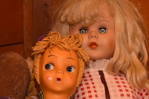 istock Creepy Eyed Dolls 843700912