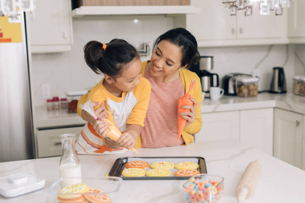 istock Mother and daughter at home 843717222