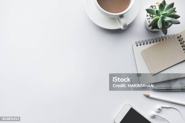 Foto de Mesa De Negócios Com Simulação De Materiais De Escritório Em Branco e mais fotos de stock de Escrivaninha