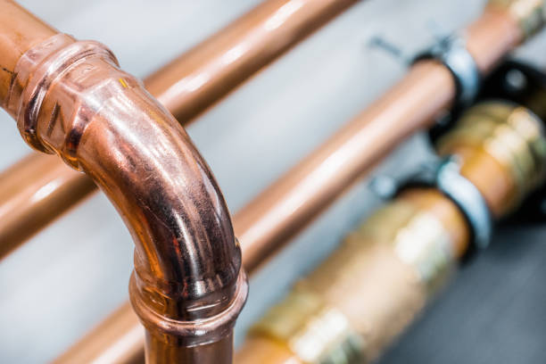 tubos de cobre nuevo brillante - gas pipe material pipe pipeline fotografías e imágenes de stock