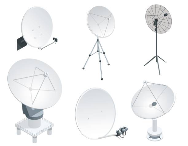 illustrazioni stock, clip art, cartoni animati e icone di tendenza di set isometrico antenne parabola satellitare su bianco. apparecchiature di comunicazione wireless. - antenna parabolica