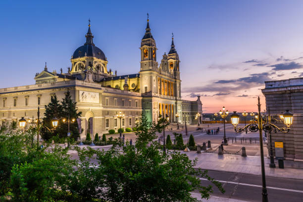 Katedra almudena w Madrycie, Hiszpania – zdjęcie