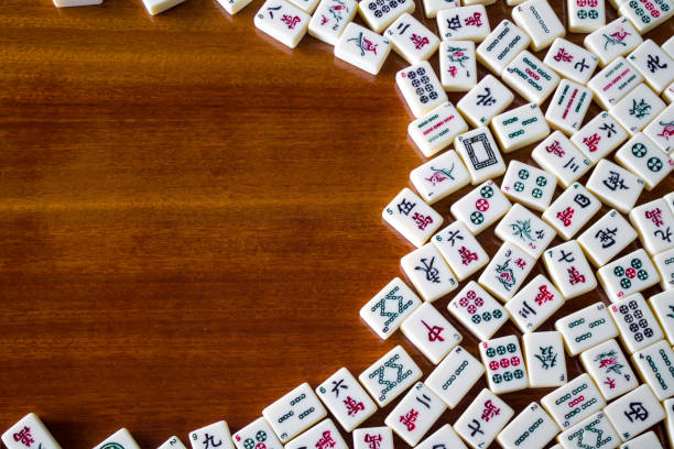 麻雀のタイル - board game piece 写真 ストックフォトと画像
