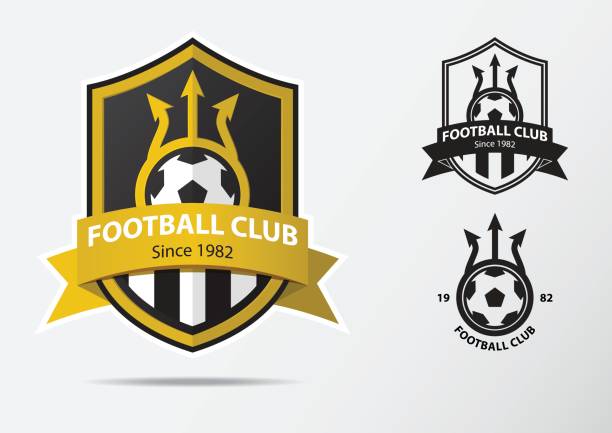 ilustraciones, imágenes clip art, dibujos animados e iconos de stock de fútbol o fútbol insignia icono de diseño para equipo de fútbol. diseño mínimo de la horquilla dorada y cinta de oro. fútbol club en icono icono blanco y negro. vector. - shield shape sign design element