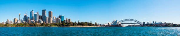 sydney harbour panoramablick - sydney australia australia sydney opera house skyline stock-fotos und bilder