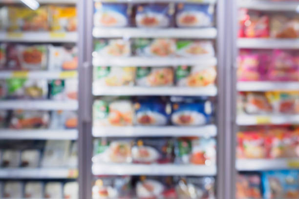 supermarkt kühlschrank für speicherprodukt gefrorene lebensmittel im supermarkt - gefrierkost stock-fotos und bilder