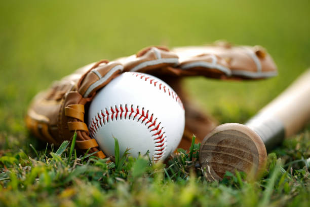baseball game - catching horizontal nobody baseballs imagens e fotografias de stock