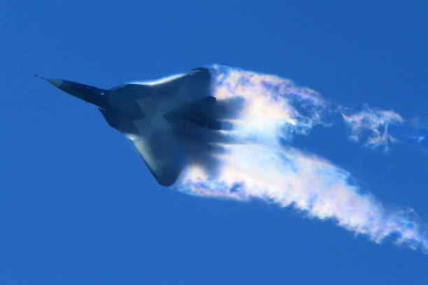 sukhoi t-50 pak-fa 052 azul em zhukovsky durante a maks-2013 - zhukovsky - fotografias e filmes do acervo