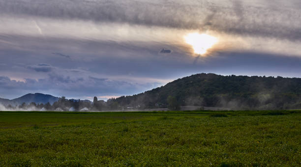 istock Sunset & smoke, Sonnenuntergang 844175374