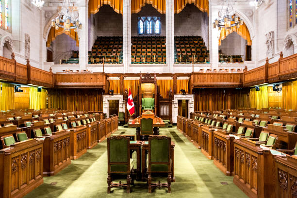 cámara de los comunes - edificio del parlamento de canadá - commons fotografías e imágenes de stock