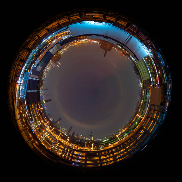 круговая панорама современного заводского горизонта, например, если бы они были взяты с объективом рыбьего глаза - factory night skyline sky стоковые фото и изображения