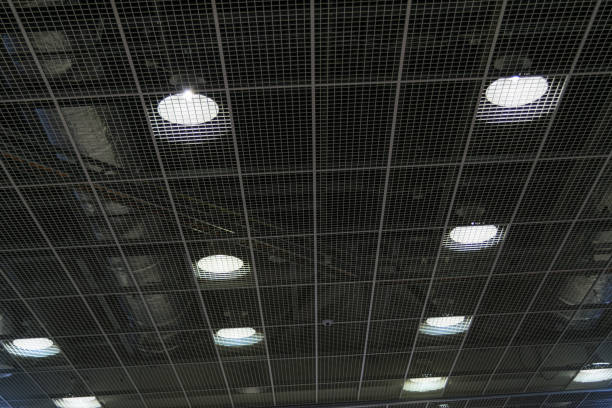 istock Ceiling construction in the shopping center 844360994