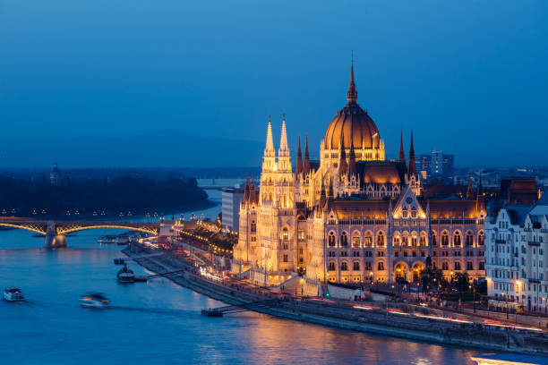 istock Budapest, Hungarian parliament at night 844394774