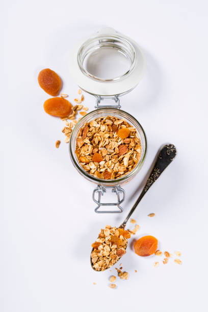 granola de avena casera con frutas y nueces - mixed age flash fotografías e imágenes de stock