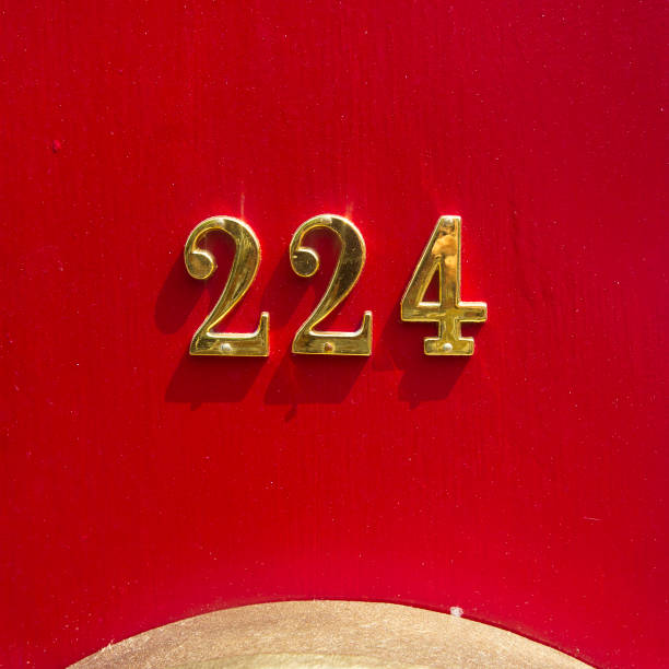 numer 224 - number 4 gold number three dimensional shape zdjęcia i obrazy z banku zdjęć