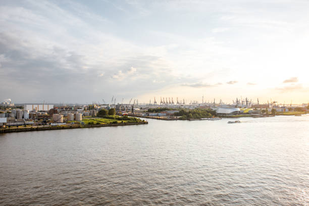 istock Port in Hamburg 844431898