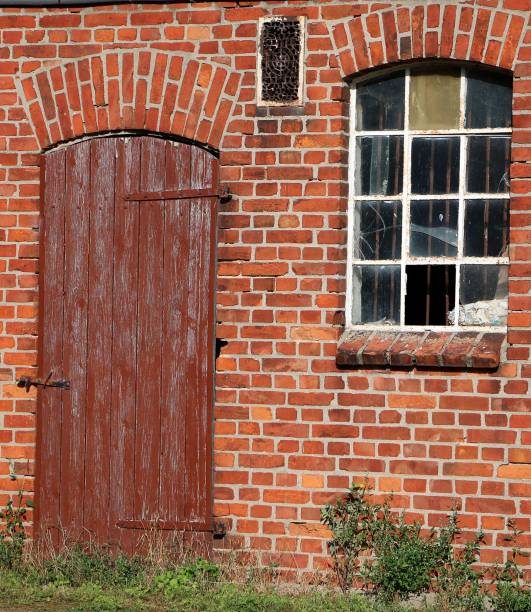 detail of an old uninhabited building