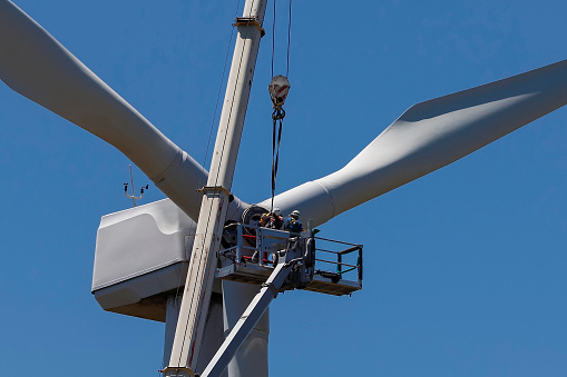 Wind turbine maintenance, for power generation