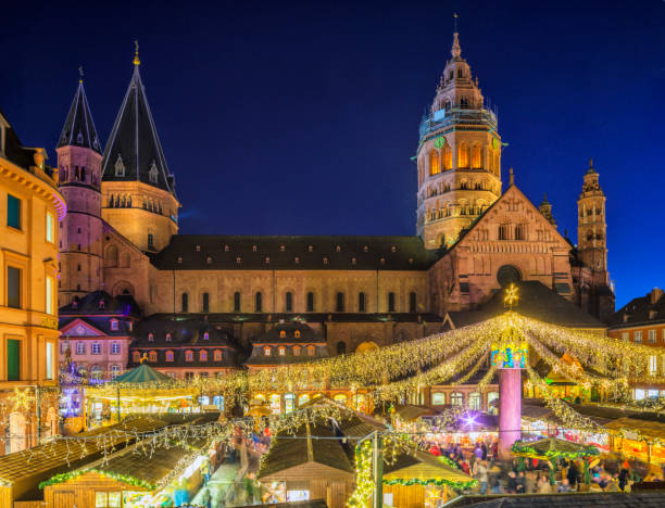 Mainz - Christmas Market View over the Christmas Market of Mainz mainz stock pictures, royalty-free photos & images