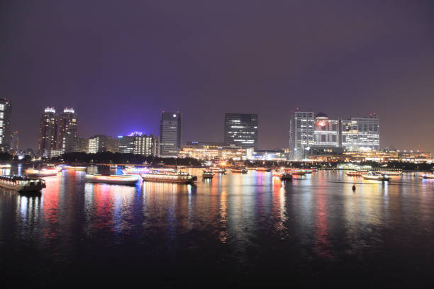 vista nocturna de la bahía de tokio - bahía de tokio fotografías e imágenes de stock