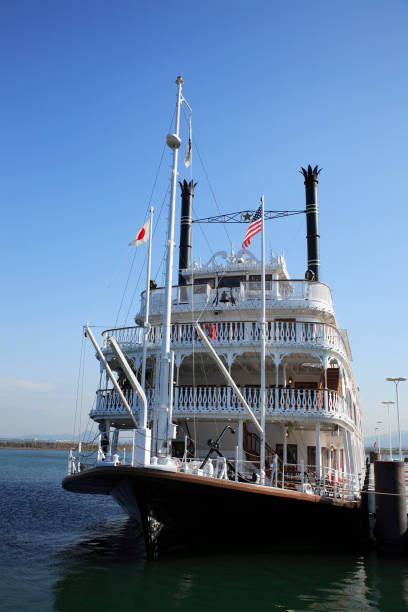 istock Biwa Lake boat 844674648