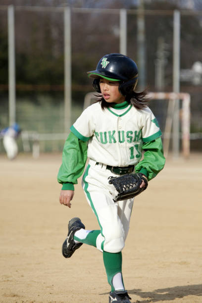 istock Baseball girl 844726216