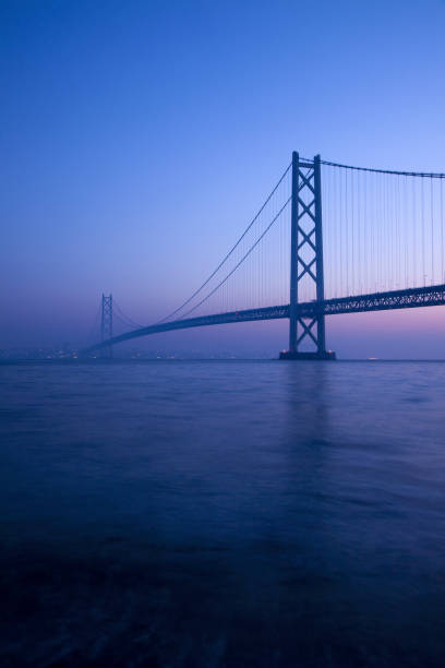 istock Dawn of the Akashi-Kaikyo Bridge 844726480